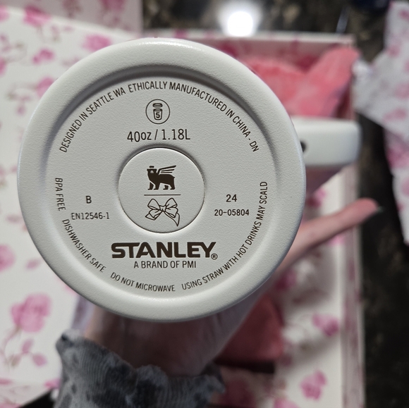 Lsf X Stanley Ribbon Rosa 40oz - Picture 8 of 9